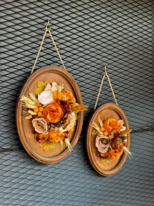 Yapay Çiçekli Ahşap Duvar Süsü No:13