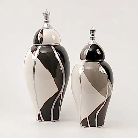 El Yapımı Siyah Desenli Küp İkili