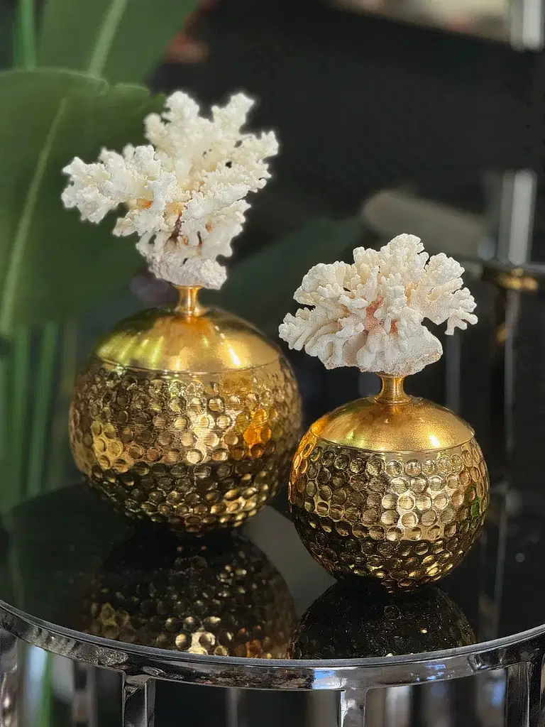 Doğal Mercanlı Dövmeli Küre Gold